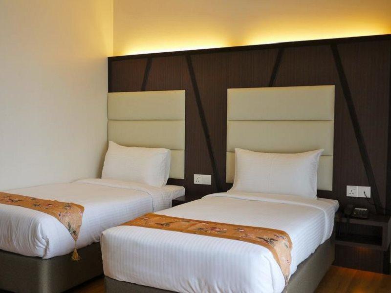 Hotel Grand Baron Taiping Bagian luar foto