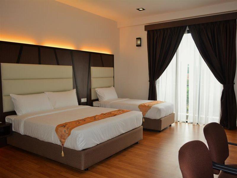 Hotel Grand Baron Taiping Bagian luar foto