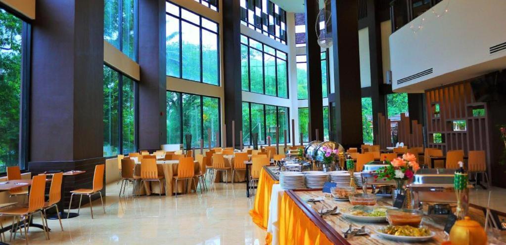 Hotel Grand Baron Taiping Bagian luar foto