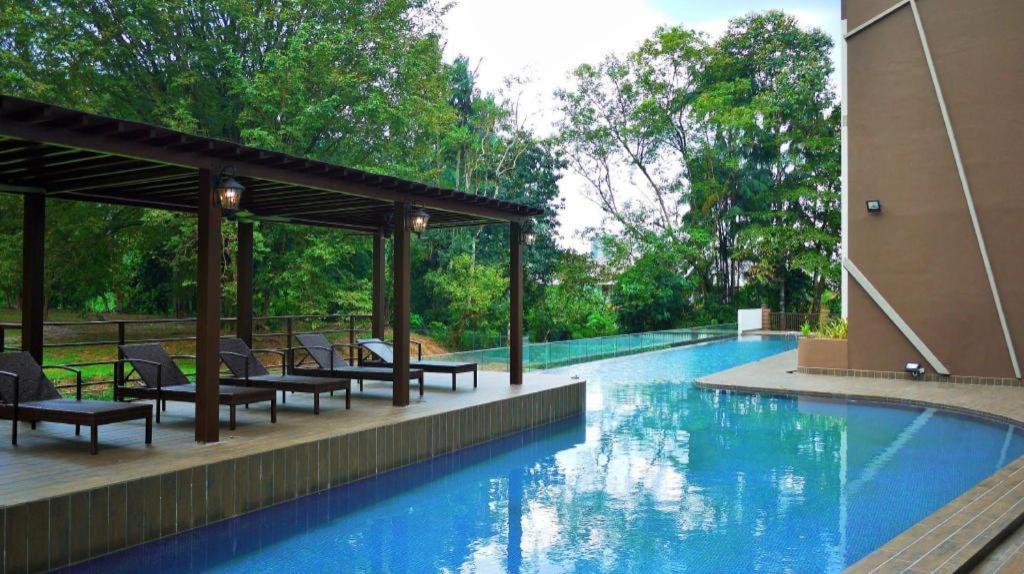 Hotel Grand Baron Taiping Bagian luar foto