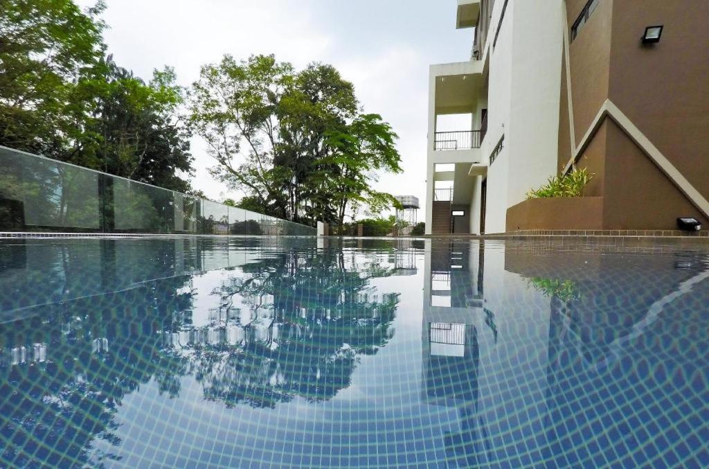 Hotel Grand Baron Taiping Bagian luar foto