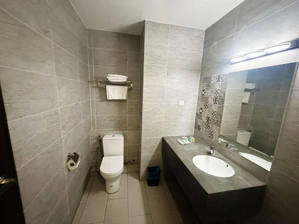 Hotel Grand Baron Taiping Bagian luar foto