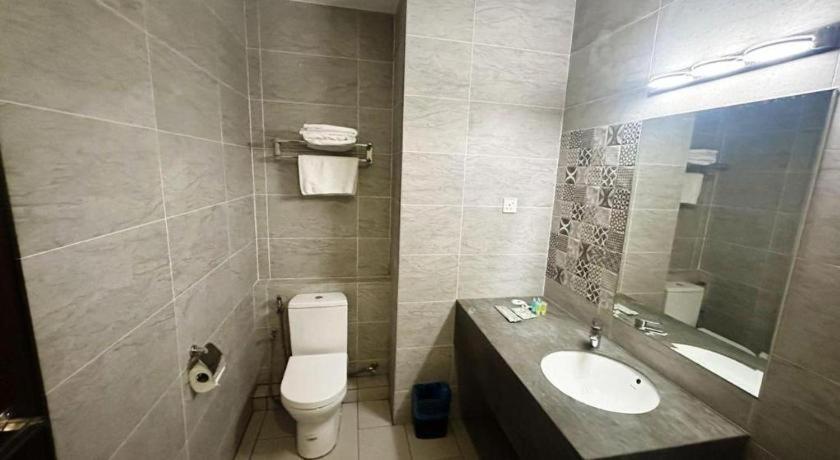 Hotel Grand Baron Taiping Bagian luar foto