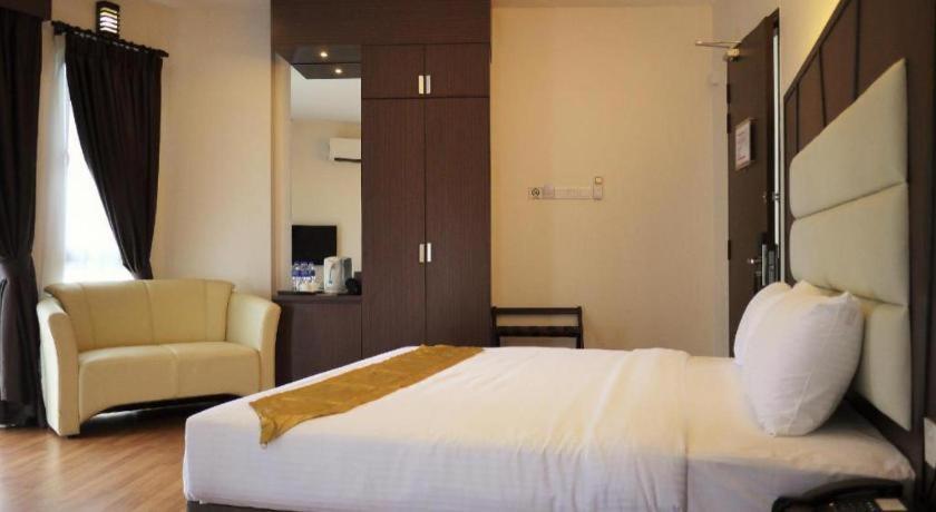 Hotel Grand Baron Taiping Bagian luar foto