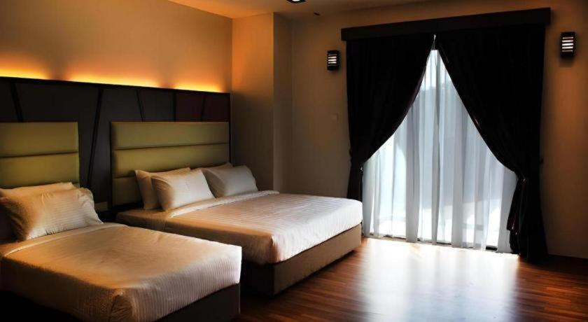 Hotel Grand Baron Taiping Bagian luar foto