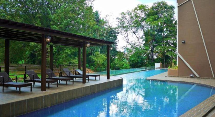Hotel Grand Baron Taiping Bagian luar foto