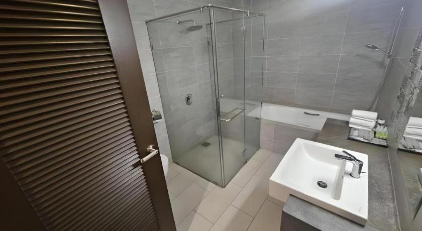 Hotel Grand Baron Taiping Bagian luar foto