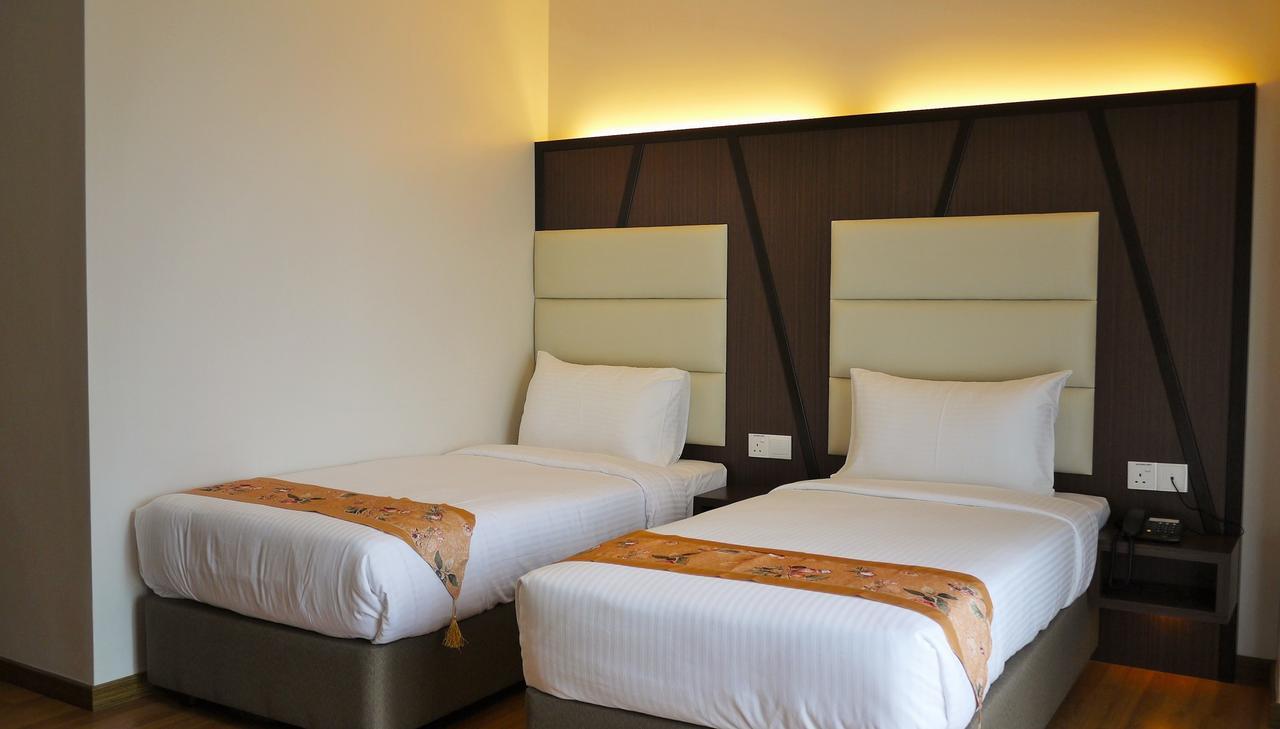 Hotel Grand Baron Taiping Bagian luar foto