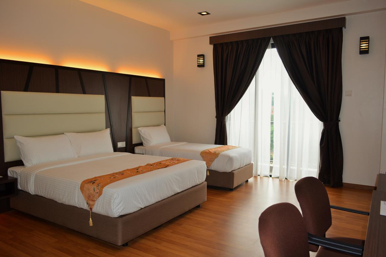 Hotel Grand Baron Taiping Bagian luar foto