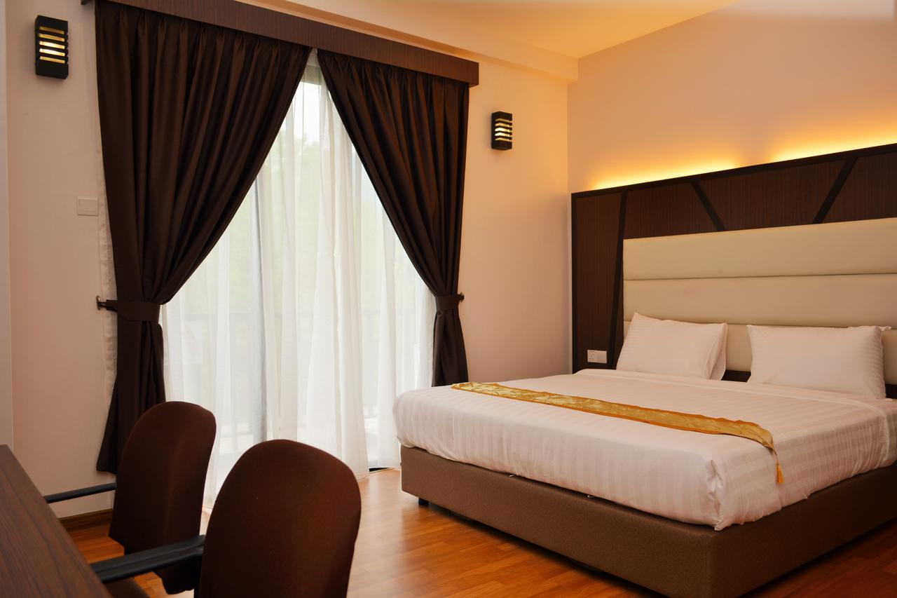 Hotel Grand Baron Taiping Bagian luar foto