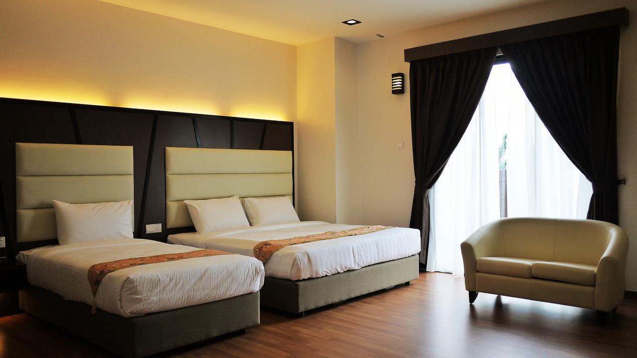 Hotel Grand Baron Taiping Bagian luar foto