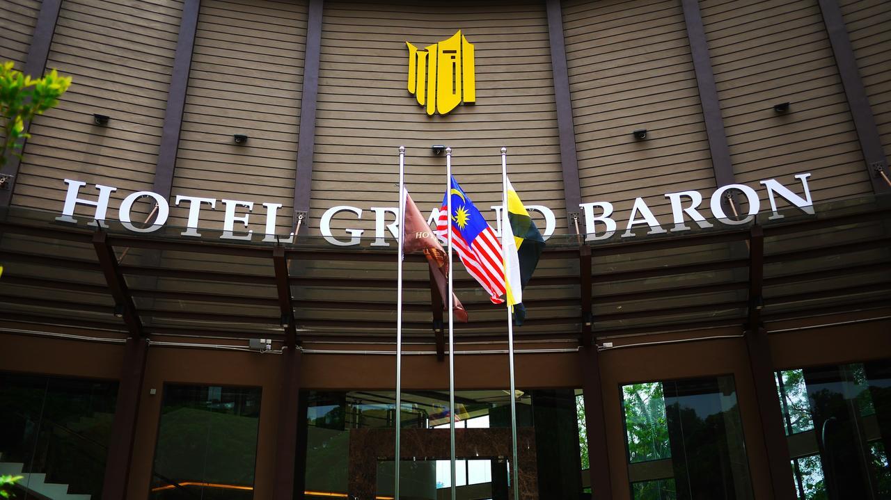 Hotel Grand Baron Taiping Bagian luar foto